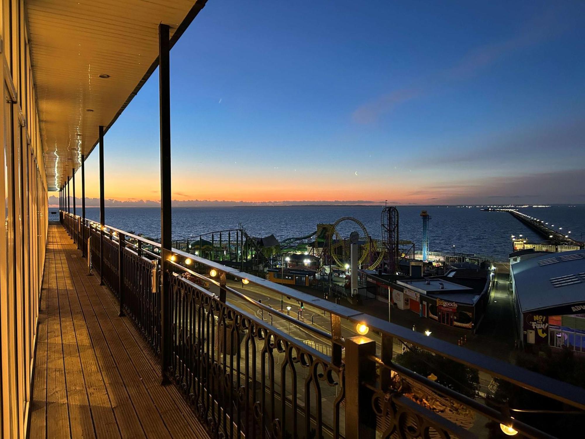 Park Inn By Radisson Palace Southend-on-Sea Extérieur photo