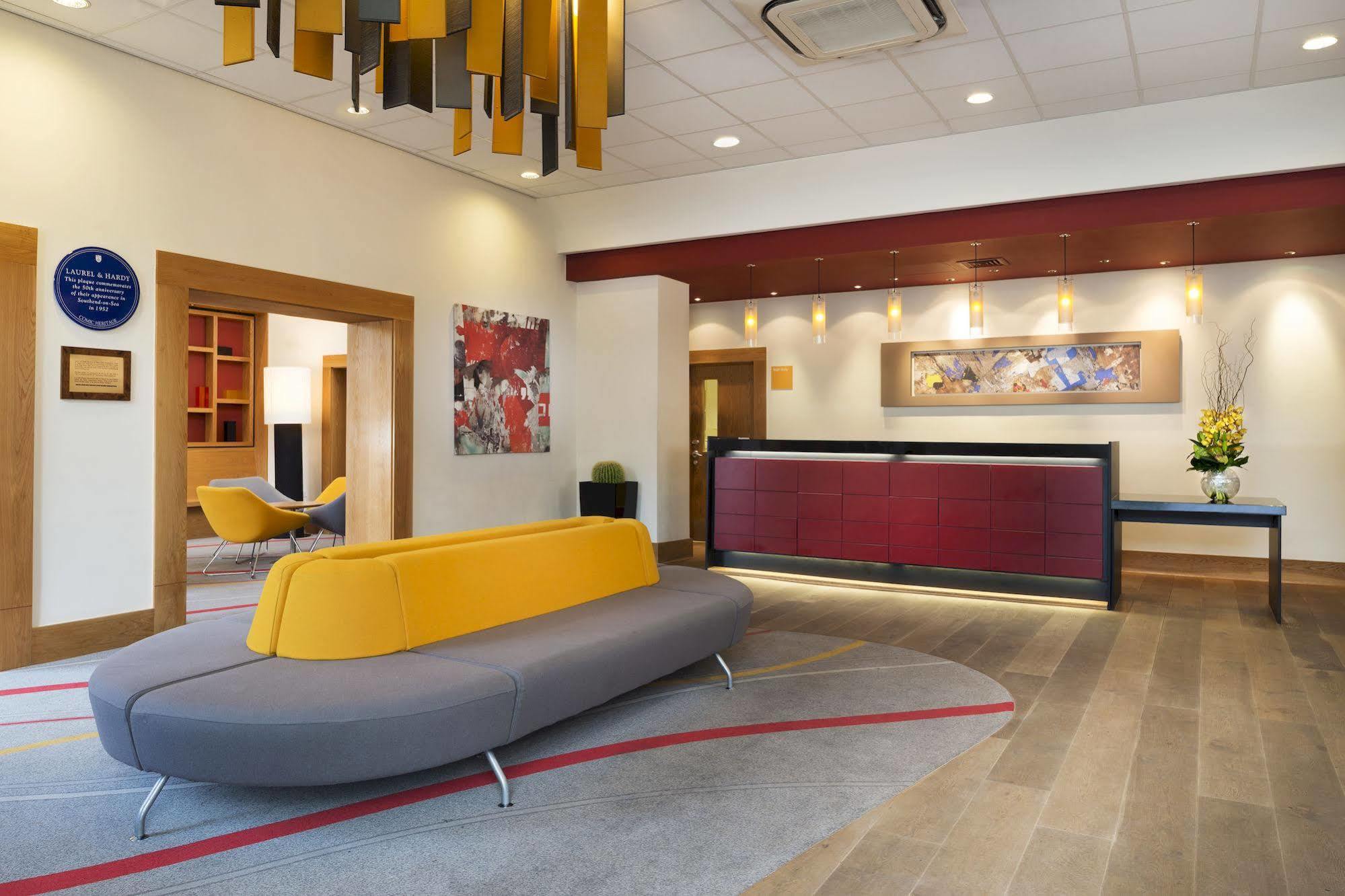 Park Inn By Radisson Palace Southend-on-Sea Extérieur photo