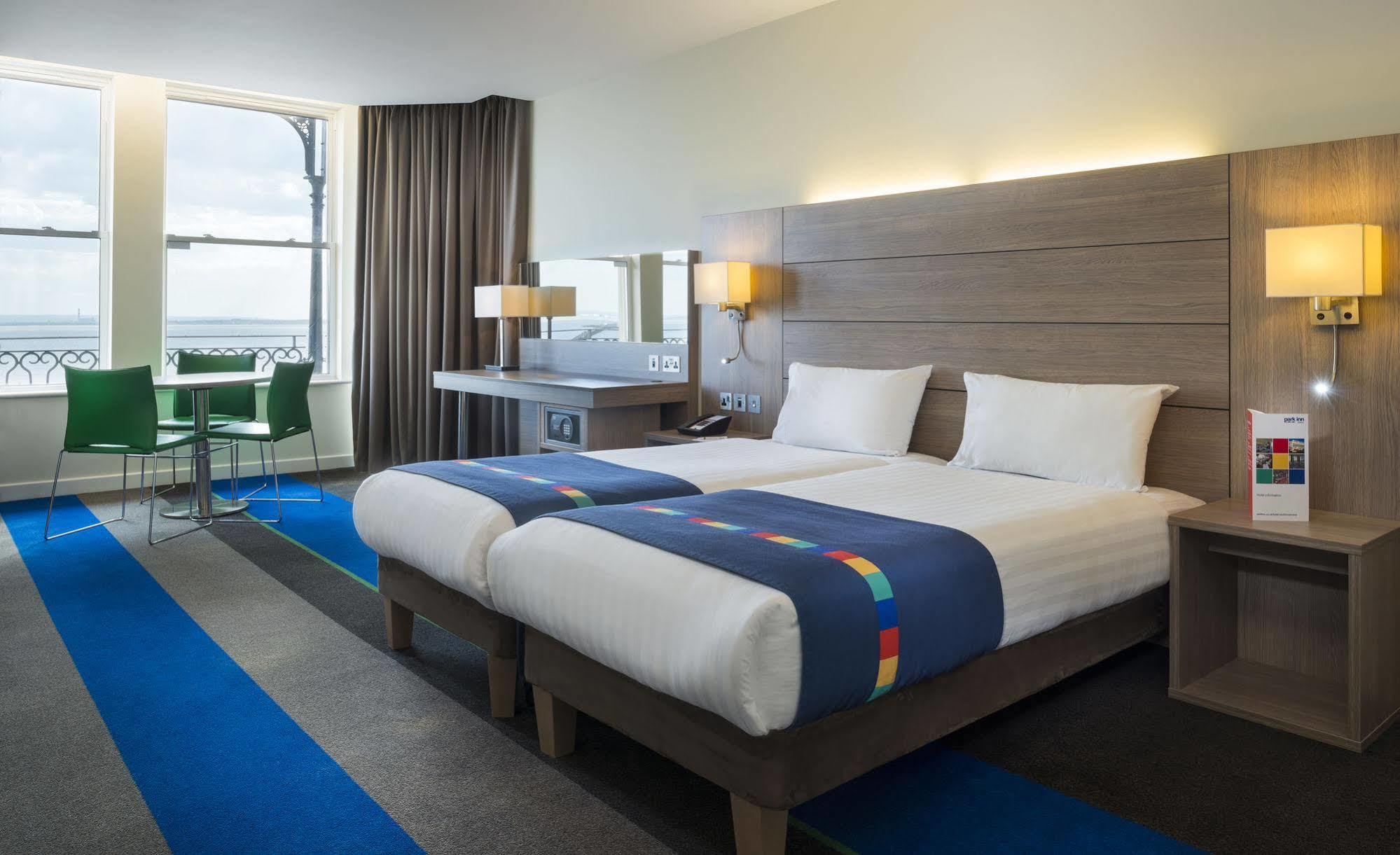 Park Inn By Radisson Palace Southend-on-Sea Extérieur photo